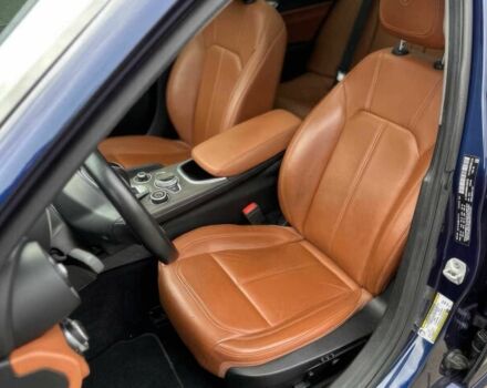 Синий Альфа Ромео Джулия, объемом двигателя 2 л и пробегом 34 тыс. км за 20100 $, фото 8 на Automoto.ua