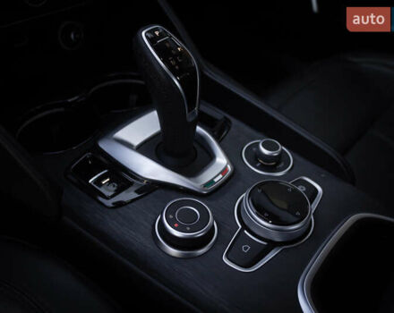 Синий Альфа Ромео Джулия, объемом двигателя 2 л и пробегом 109 тыс. км за 18300 $, фото 20 на Automoto.ua