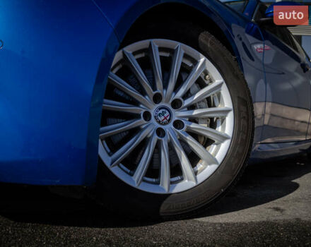 Синий Альфа Ромео Джулия, объемом двигателя 2 л и пробегом 109 тыс. км за 18300 $, фото 7 на Automoto.ua