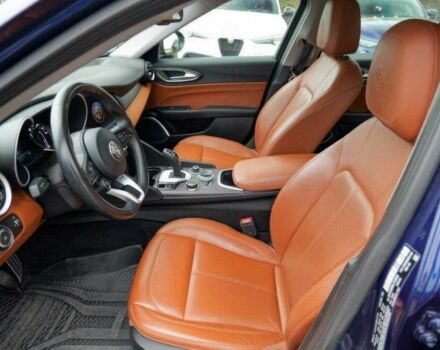 Синий Альфа Ромео Джулия, объемом двигателя 2 л и пробегом 42 тыс. км за 11200 $, фото 11 на Automoto.ua