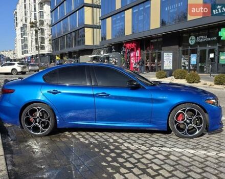 Синий Альфа Ромео Джулия, объемом двигателя 2 л и пробегом 100 тыс. км за 25400 $, фото 5 на Automoto.ua
