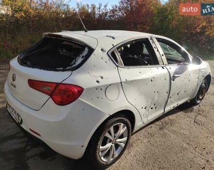 Белый Альфа Ромео Джульетта, объемом двигателя 1.4 л и пробегом 159 тыс. км за 2800 $, фото 7 на Automoto.ua