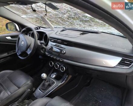 Белый Альфа Ромео Джульетта, объемом двигателя 1.4 л и пробегом 159 тыс. км за 2800 $, фото 2 на Automoto.ua