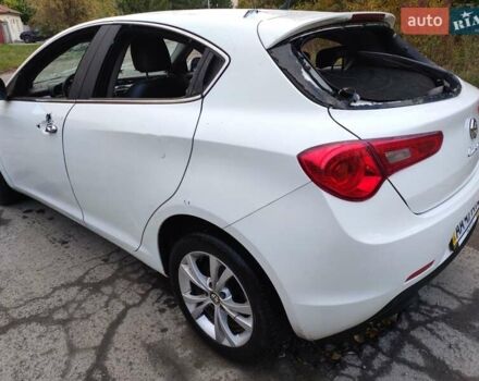 Белый Альфа Ромео Джульетта, объемом двигателя 1.4 л и пробегом 159 тыс. км за 2800 $, фото 4 на Automoto.ua