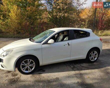 Белый Альфа Ромео Джульетта, объемом двигателя 1.4 л и пробегом 159 тыс. км за 2800 $, фото 9 на Automoto.ua