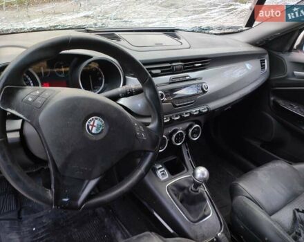 Белый Альфа Ромео Джульетта, объемом двигателя 1.4 л и пробегом 159 тыс. км за 2800 $, фото 3 на Automoto.ua