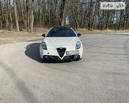 Білий Альфа Ромео Giulietta, об'ємом двигуна 1.4 л та пробігом 215 тис. км за 9500 $, фото 17 на Automoto.ua