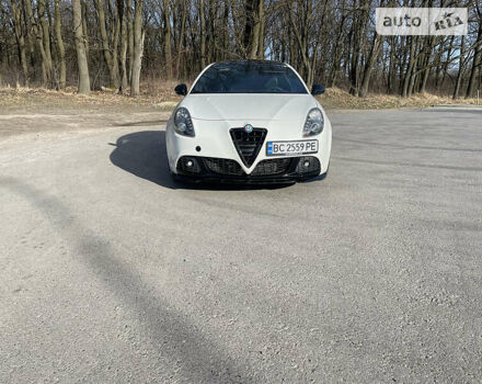 Білий Альфа Ромео Giulietta, об'ємом двигуна 1.4 л та пробігом 215 тис. км за 9500 $, фото 16 на Automoto.ua