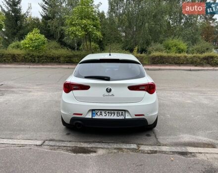 Білий Альфа Ромео Giulietta, об'ємом двигуна 1.4 л та пробігом 84 тис. км за 9700 $, фото 8 на Automoto.ua