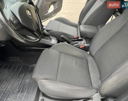 Білий Альфа Ромео Giulietta, об'ємом двигуна 1.4 л та пробігом 84 тис. км за 9700 $, фото 11 на Automoto.ua