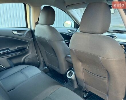 Білий Альфа Ромео Giulietta, об'ємом двигуна 1.37 л та пробігом 238 тис. км за 6200 $, фото 16 на Automoto.ua