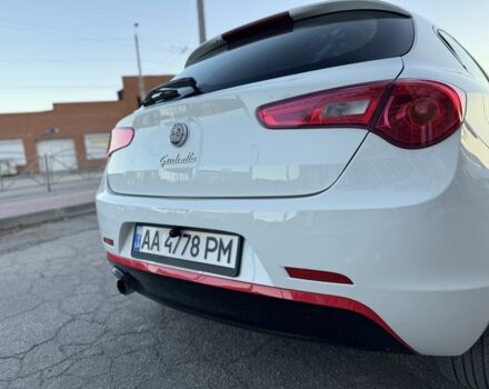 Білий Альфа Ромео Giulietta, об'ємом двигуна 1.4 л та пробігом 212 тис. км за 6900 $, фото 8 на Automoto.ua