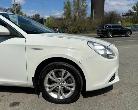 Білий Альфа Ромео Giulietta, об'ємом двигуна 1.4 л та пробігом 437 тис. км за 5990 $, фото 5 на Automoto.ua