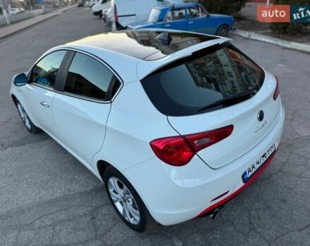 Белый Альфа Ромео Джульетта, объемом двигателя 1.4 л и пробегом 213 тыс. км за 6900 $, фото 10 на Automoto.ua