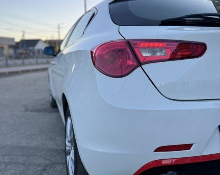 Білий Альфа Ромео Giulietta, об'ємом двигуна 1.4 л та пробігом 212 тис. км за 6900 $, фото 9 на Automoto.ua