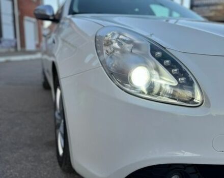 Белый Альфа Ромео Джульетта, объемом двигателя 1.4 л и пробегом 213 тыс. км за 6900 $, фото 12 на Automoto.ua