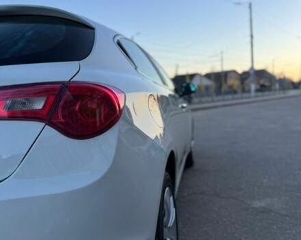 Белый Альфа Ромео Джульетта, объемом двигателя 1.4 л и пробегом 213 тыс. км за 6900 $, фото 14 на Automoto.ua