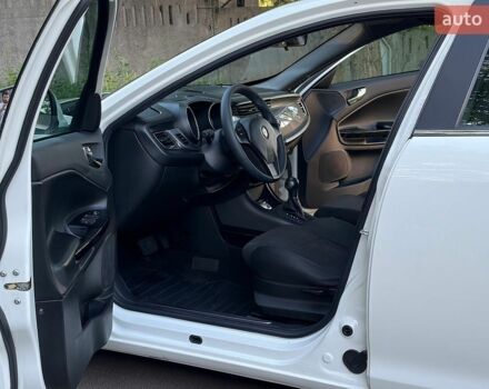Білий Альфа Ромео Giulietta, об'ємом двигуна 1.37 л та пробігом 238 тис. км за 6200 $, фото 8 на Automoto.ua