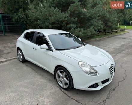 Білий Альфа Ромео Giulietta, об'ємом двигуна 1.4 л та пробігом 84 тис. км за 9700 $, фото 26 на Automoto.ua