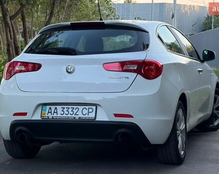 Білий Альфа Ромео Giulietta, об'ємом двигуна 1.37 л та пробігом 238 тис. км за 6200 $, фото 3 на Automoto.ua