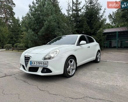 Білий Альфа Ромео Giulietta, об'ємом двигуна 1.4 л та пробігом 84 тис. км за 9700 $, фото 2 на Automoto.ua
