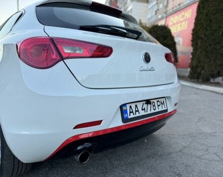 Білий Альфа Ромео Giulietta, об'ємом двигуна 1.4 л та пробігом 212 тис. км за 6900 $, фото 7 на Automoto.ua