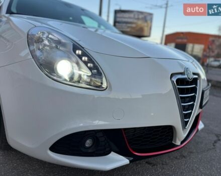 Белый Альфа Ромео Джульетта, объемом двигателя 1.4 л и пробегом 213 тыс. км за 6900 $, фото 13 на Automoto.ua