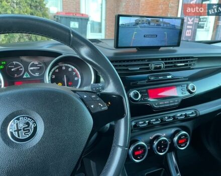 Белый Альфа Ромео Джульетта, объемом двигателя 1.4 л и пробегом 213 тыс. км за 6900 $, фото 32 на Automoto.ua