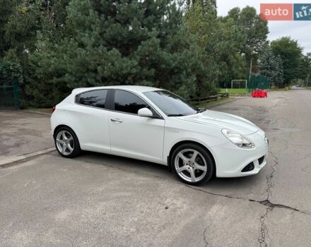 Білий Альфа Ромео Giulietta, об'ємом двигуна 1.4 л та пробігом 84 тис. км за 9700 $, фото 5 на Automoto.ua