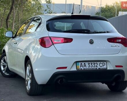 Білий Альфа Ромео Giulietta, об'ємом двигуна 1.37 л та пробігом 238 тис. км за 6200 $, фото 6 на Automoto.ua