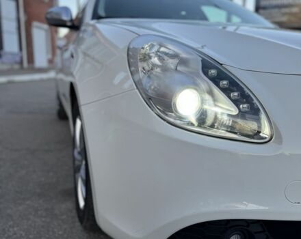 Білий Альфа Ромео Giulietta, об'ємом двигуна 1.4 л та пробігом 212 тис. км за 6900 $, фото 6 на Automoto.ua
