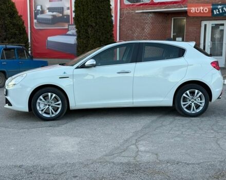 Белый Альфа Ромео Джульетта, объемом двигателя 1.4 л и пробегом 213 тыс. км за 6900 $, фото 5 на Automoto.ua