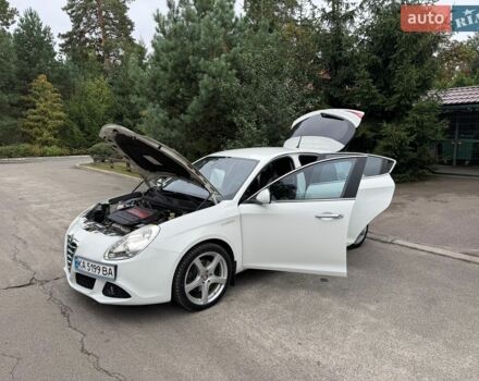 Білий Альфа Ромео Giulietta, об'ємом двигуна 1.4 л та пробігом 84 тис. км за 9700 $, фото 21 на Automoto.ua