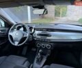 Білий Альфа Ромео Giulietta, об'ємом двигуна 1.37 л та пробігом 238 тис. км за 6200 $, фото 23 на Automoto.ua