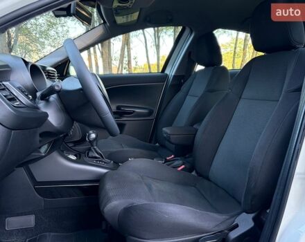 Білий Альфа Ромео Giulietta, об'ємом двигуна 1.37 л та пробігом 238 тис. км за 6200 $, фото 10 на Automoto.ua