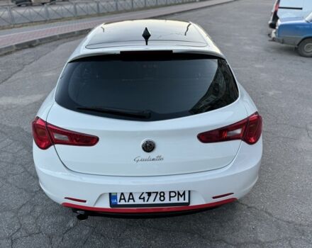 Білий Альфа Ромео Giulietta, об'ємом двигуна 1.4 л та пробігом 212 тис. км за 6900 $, фото 4 на Automoto.ua