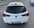 Білий Альфа Ромео Giulietta, об'ємом двигуна 1.4 л та пробігом 212 тис. км за 6900 $, фото 4 на Automoto.ua