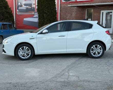 Білий Альфа Ромео Giulietta, об'ємом двигуна 1.4 л та пробігом 212 тис. км за 6900 $, фото 11 на Automoto.ua