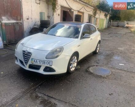 Белый Альфа Ромео Джульетта, объемом двигателя 1.4 л и пробегом 335 тыс. км за 9000 $, фото 7 на Automoto.ua