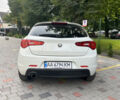 Білий Альфа Ромео Giulietta, об'ємом двигуна 1.37 л та пробігом 117 тис. км за 8500 $, фото 19 на Automoto.ua