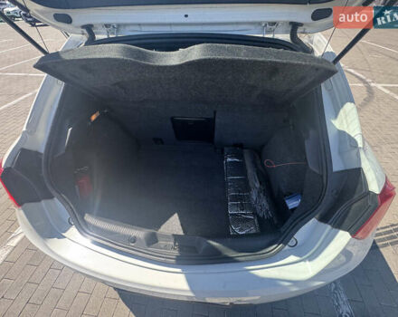 Білий Альфа Ромео Giulietta, об'ємом двигуна 1.37 л та пробігом 90 тис. км за 10900 $, фото 19 на Automoto.ua