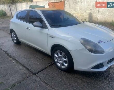 Белый Альфа Ромео Джульетта, объемом двигателя 1.4 л и пробегом 335 тыс. км за 9000 $, фото 2 на Automoto.ua