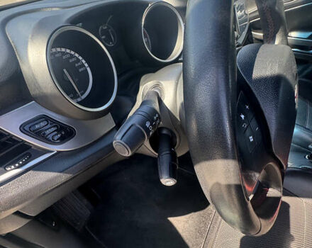Білий Альфа Ромео Giulietta, об'ємом двигуна 1.37 л та пробігом 90 тис. км за 10900 $, фото 12 на Automoto.ua