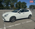Білий Альфа Ромео Giulietta, об'ємом двигуна 1.37 л та пробігом 90 тис. км за 10900 $, фото 3 на Automoto.ua