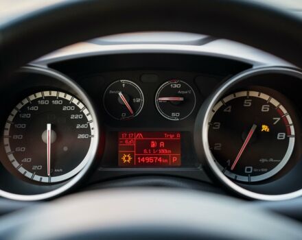 Білий Альфа Ромео Giulietta, об'ємом двигуна 1.4 л та пробігом 150 тис. км за 9900 $, фото 20 на Automoto.ua