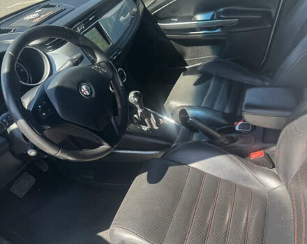 Білий Альфа Ромео Giulietta, об'ємом двигуна 1.37 л та пробігом 90 тис. км за 10900 $, фото 11 на Automoto.ua