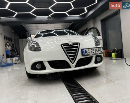 Белый Альфа Ромео Джульетта, объемом двигателя 1.37 л и пробегом 165 тыс. км за 11500 $, фото 17 на Automoto.ua