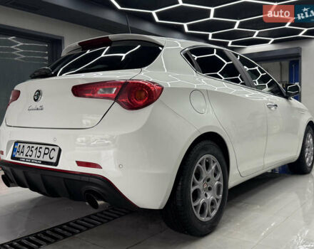 Белый Альфа Ромео Джульетта, объемом двигателя 1.37 л и пробегом 165 тыс. км за 11500 $, фото 2 на Automoto.ua