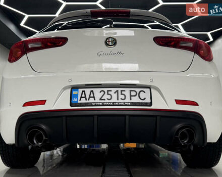 Белый Альфа Ромео Джульетта, объемом двигателя 1.37 л и пробегом 165 тыс. км за 11500 $, фото 1 на Automoto.ua