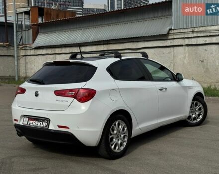 Белый Альфа Ромео Джульетта, объемом двигателя 1.37 л и пробегом 113 тыс. км за 15199 $, фото 6 на Automoto.ua